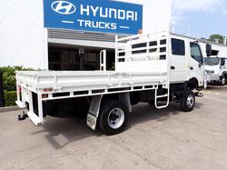 2018 HINO DUTRO 817
