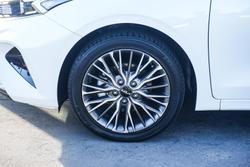 2022 Kia
                Cerato Sport+