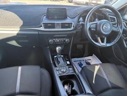 2018 Mazda
3 SP25