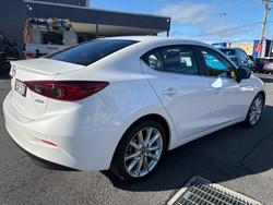 2018 Mazda
3 SP25