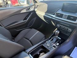 2018 Mazda
3 SP25