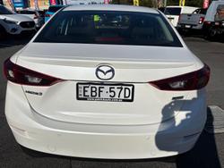 2018 Mazda
3 SP25