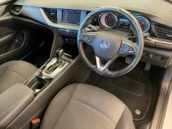 2020 HOLDEN
COMMODORE LT