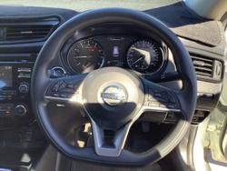 2017 Nissan
X-TRAIL ST