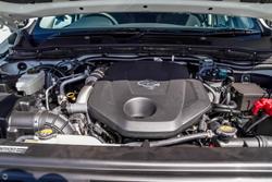2024 Nissan
                Navara SL Warrior