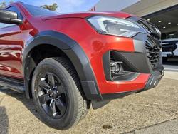 2025 Isuzu
D-MAX X-TERRAIN