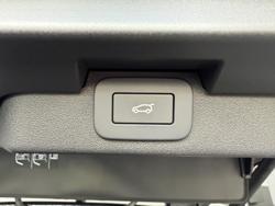 2024 Land Rover
Discovery P360 Dynamic SE
