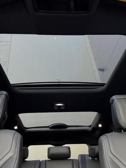 2024 Land Rover
Discovery P360 Dynamic SE