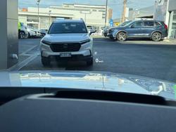 2024 Land Rover
Discovery P360 Dynamic SE