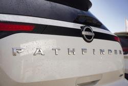 2024 Nissan
                Pathfinder Ti-L