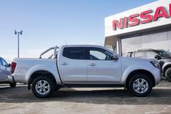 2024 Nissan
Navara ST