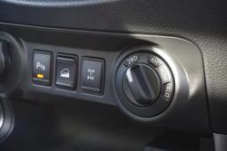 2024 Nissan
Navara ST