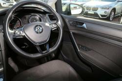 2020 Volkswagen
                Golf 110TSI Comfortline