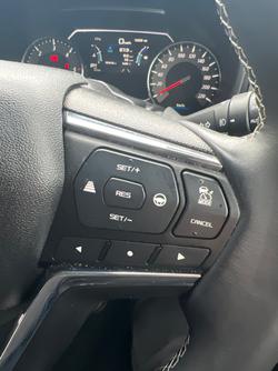 2022 Isuzu
MU-X LS-T