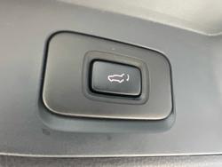 2022 Isuzu
MU-X LS-T