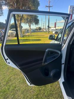 2010 Toyota
RAV4 CV