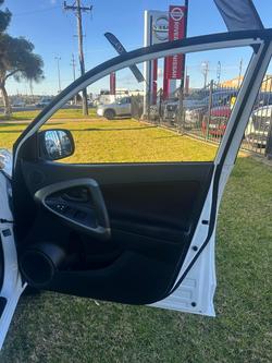 2010 Toyota
RAV4 CV