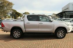 2016 Toyota
Hilux SR5