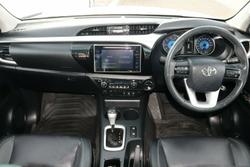 2016 Toyota
Hilux SR5