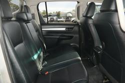 2016 Toyota
Hilux SR5