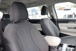 2022 Kia
                Carnival S