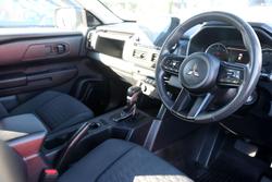2024 Mitsubishi
Triton GLX