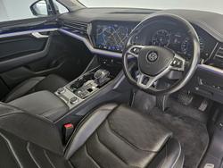 2019 Volkswagen
Touareg 190TDI Launch Edition