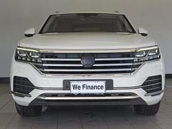 2019 Volkswagen
Touareg 190TDI Launch Edition