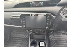 2024 Toyota
Hilux SR