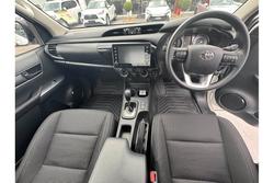 2024 Toyota
Hilux SR