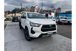 2024 Toyota
Hilux SR