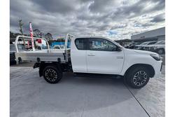 2024 Toyota
Hilux SR