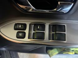 2014 Mitsubishi
Pajero VR-X