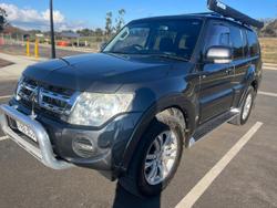 2014 Mitsubishi
Pajero VR-X