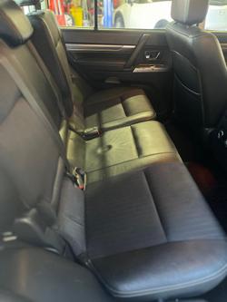 2014 Mitsubishi
Pajero VR-X