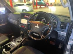 2014 Mitsubishi
Pajero VR-X