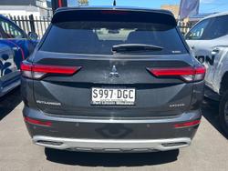 2023 Mitsubishi Outlander Exceed Tourer