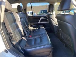 2015 Toyota
Landcruiser VX