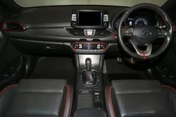 2017 Hyundai
                i30 SR