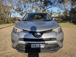 2017 Toyota
RAV4 GX