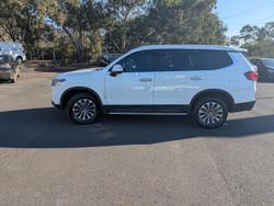 2022 LDV
D90 Executive