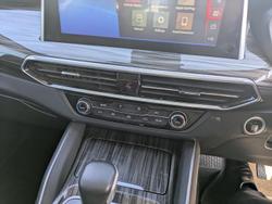 2022 LDV
D90 Executive