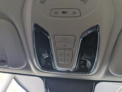 2022 LDV
D90 Executive