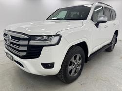 2022 Toyota Landcruiser Sahara FJA300R 4X4 Dual Range Glacier White