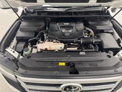 2022 Toyota Landcruiser Sahara FJA300R 4X4 Dual Range Glacier White