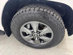 2022 Toyota Landcruiser Sahara FJA300R 4X4 Dual Range Glacier White