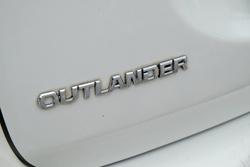 2019 Mitsubishi Outlander ES ZL MY19 AWD White