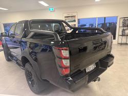 2024 Isuzu
D-MAX BLADE