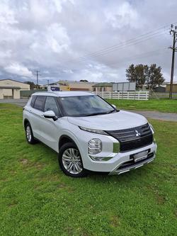 2024 Mitsubishi
Outlander LS