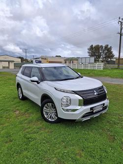 2024 Mitsubishi Outlander LS